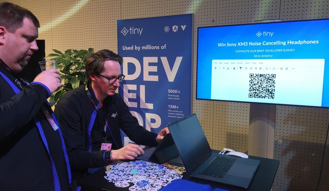 TinyMCE team Joakim Lindkvist (co-founder) and Fredrik Danielsson (UI/UX designer), preparing for the dotJS 2019 conference.